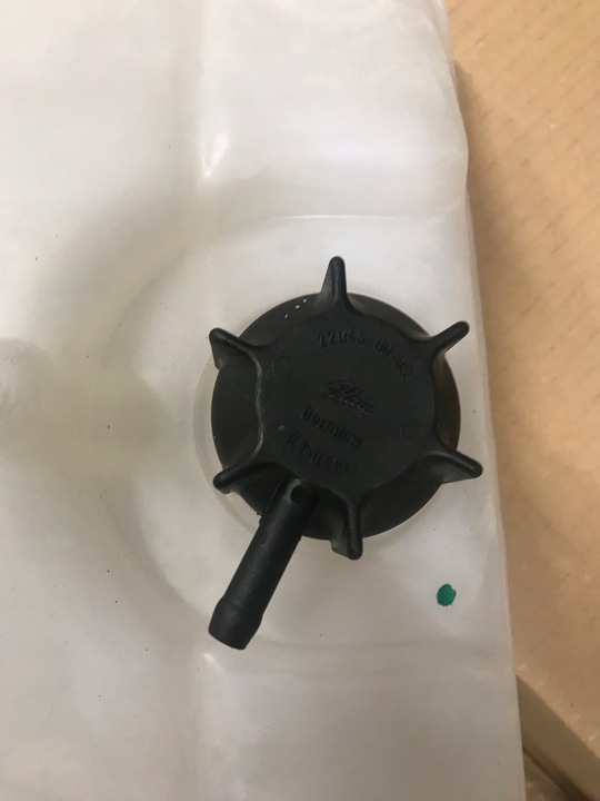 фото №9, Hella 8ma376705251 бак розширювальний man