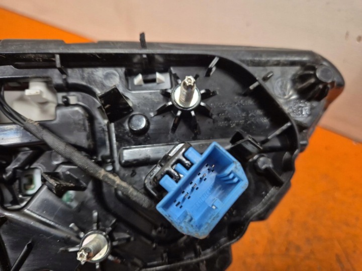 фото №9, Volkswagen tiguan ii 16-20 фара зад правая внутренняя задняя 5na945308d