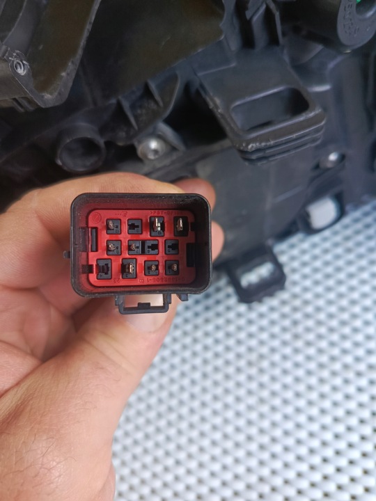 фото №10, Лампа перед левая volvo s60 v60 рестайлинг bi-xenon поворотный adb 31395902 8pin