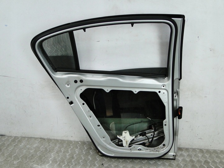 фото №13, Двері зад vw passat b6 3c 3c5 sedan la7w 2008r ціна za 1 штука