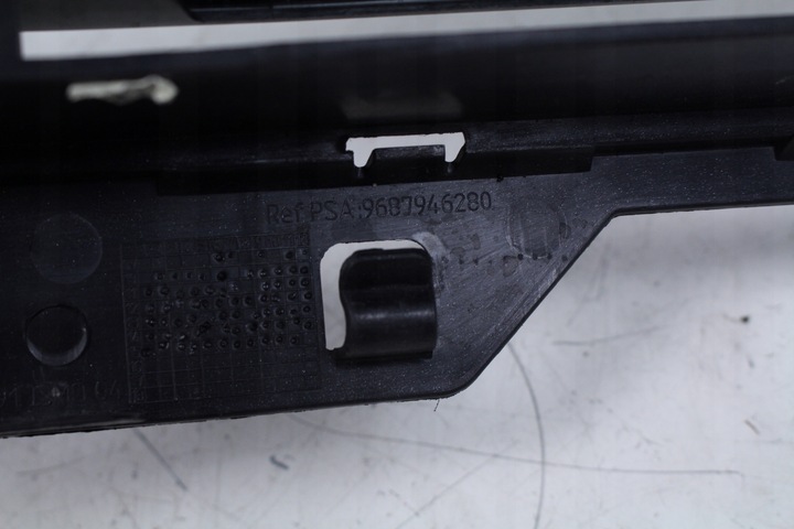 фото №9, Рамка решітка решітка радіатора citroen c4 ii 17r.