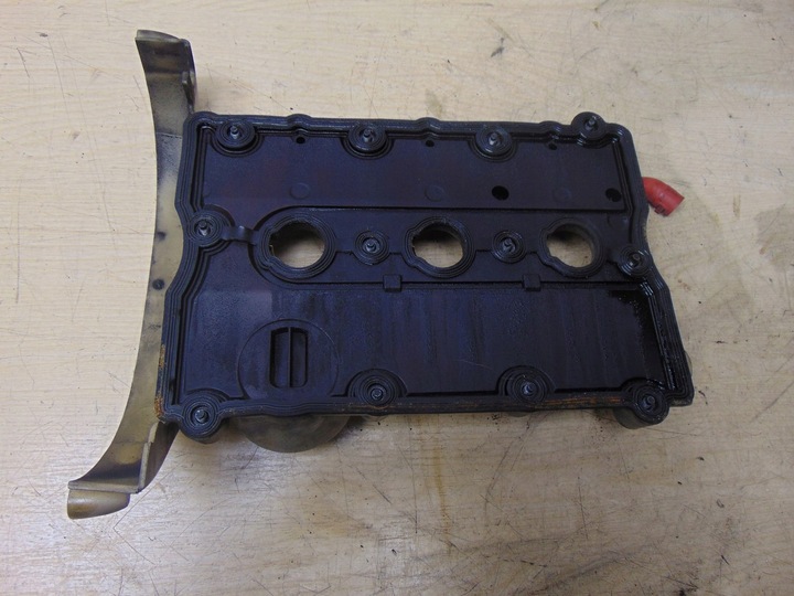 фото №7, Кришка клапанів головки audi a4 b6 3.0 v6