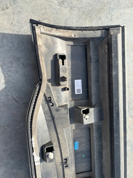 фото №9, Молдинг двері праві зад audi q7 4m0853060e