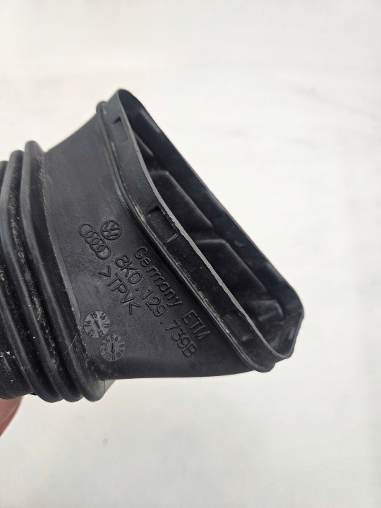 фото №8, Audi a4 b8 a5 8t q5 труба воздуховод трубка  воздуха 8k0129739b