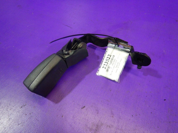 фото №1, Toyota avensis ii t25 02-06 застібка застібка ременя зад