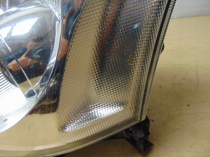 фото №8, Лампа левая перед toyota avensis t25 европа