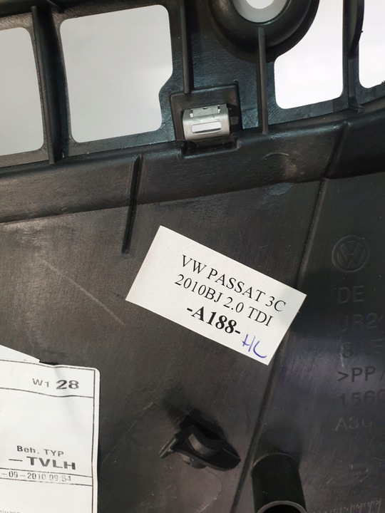 фото №11, Боковина двері лівий зад vw passat b7 2.0tdi 11r sedan захист колонки ролета