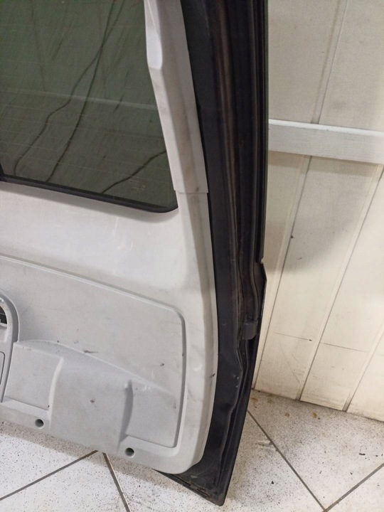 фото №13, Задня кришка багажника chrysler town and country 5 2009