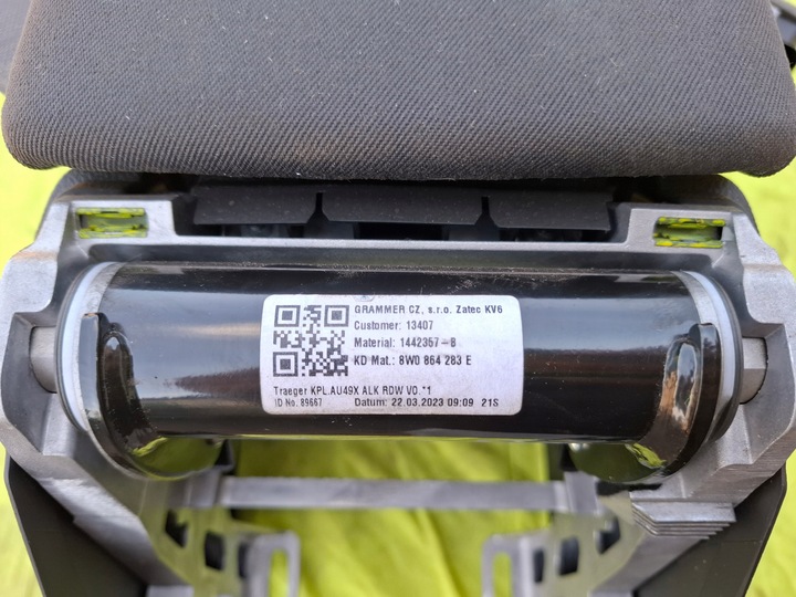 фото №8, Audi a4 b9 рестайлинг подлокотник велюр 8w0864283e 8w1863241d