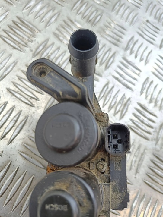фото №9, Bmw 7 f01 f02 f03 f04 2010 клапан управляющий жидкости охлаждающей