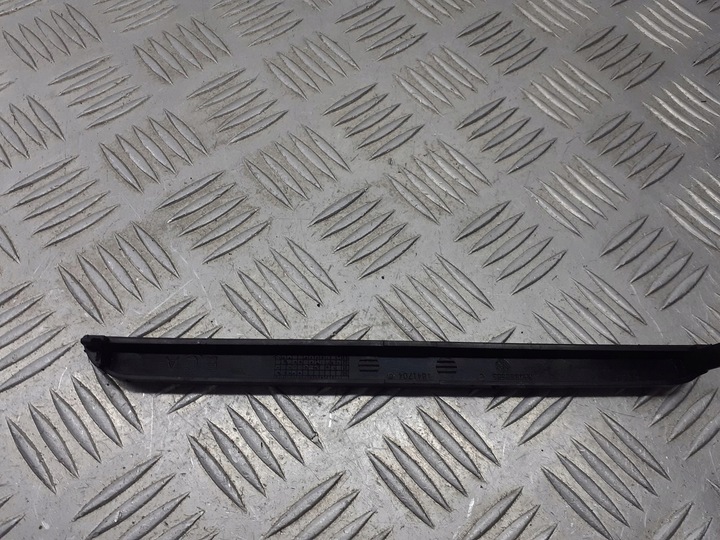 фото №1, Планка консолі vw passat b5 fl 1.9 tdi 3b0858585