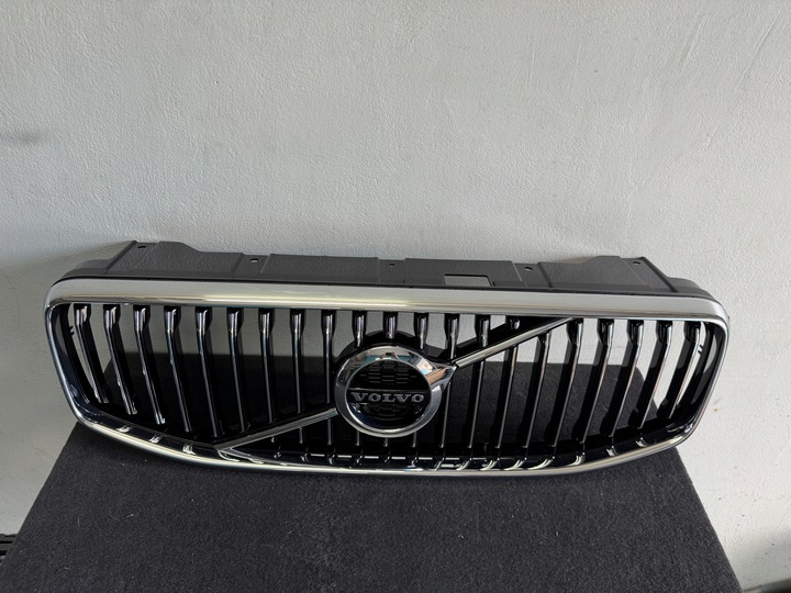 фото №1, Решётка решётка радиатора новый org. volvo xc60 ii надпись 31425535 31479495