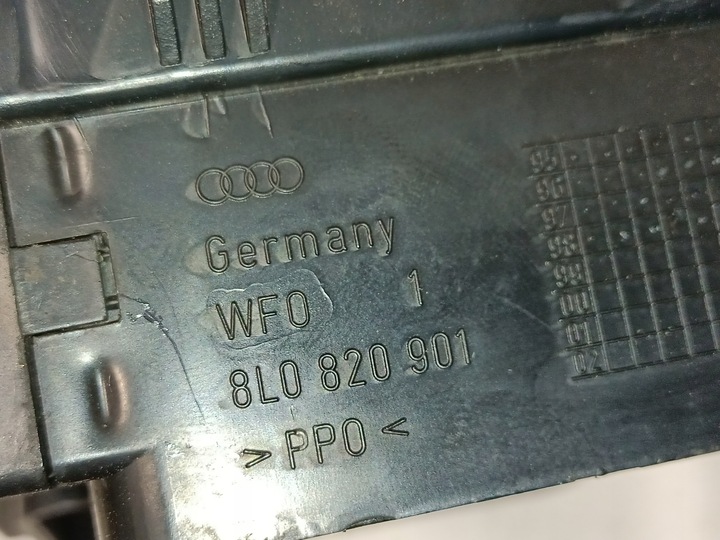 фото №4, Решітка повітропровід audi a3 8l 8l0820901
