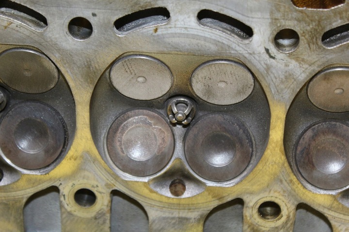 фото №9, Головка golf v passat b6 a3 1.6fsi blf 03c103358s