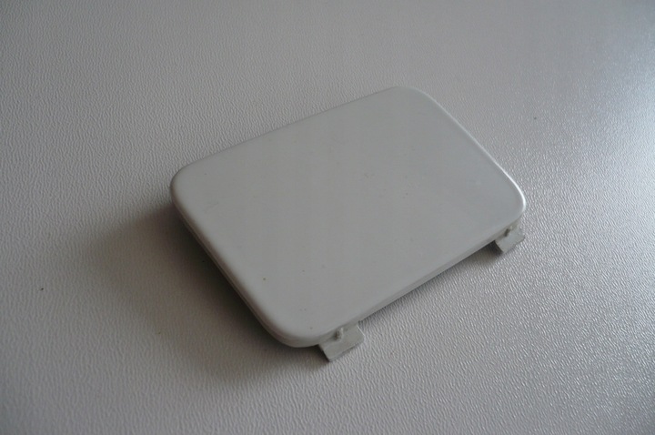 фото №1, Audi q5 8r 2008- заглушка фаркоп бампер зад правая