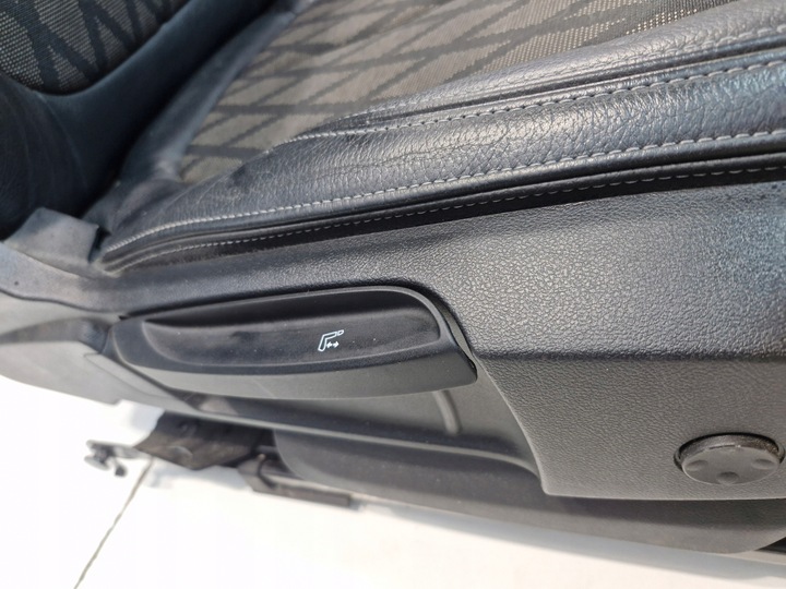 фото №8, Bmw x1 f48 lci сиденья диван обшивки подогрев pół кожа lędźwie европа