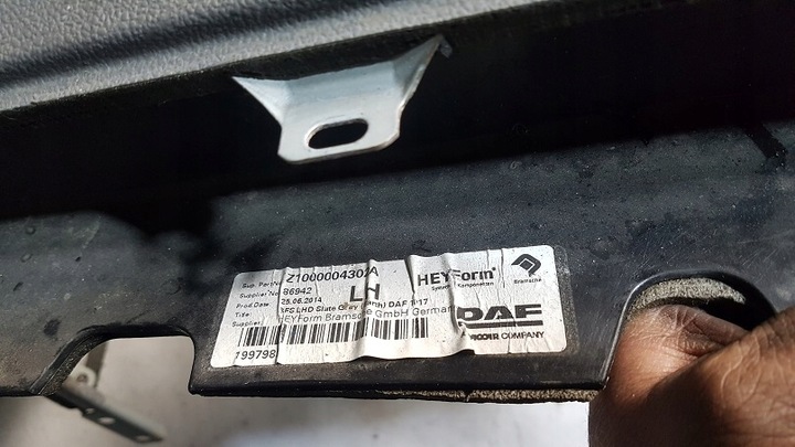 фото №3, Консоль панель роздавальна капот права daf xf 106