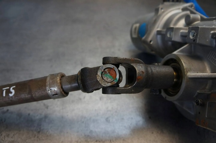 фото №7, Kpl хрестовина колонка кермова підсилювач hyundai i40 - 563003z400 uk