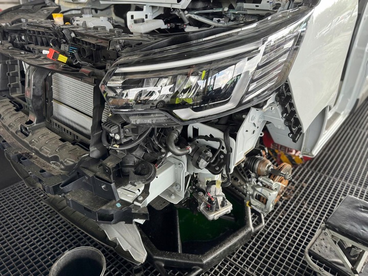 фото №10, Renault trafic iii iv 2.0 dci бампер лампы капот крылья радиатор ov369