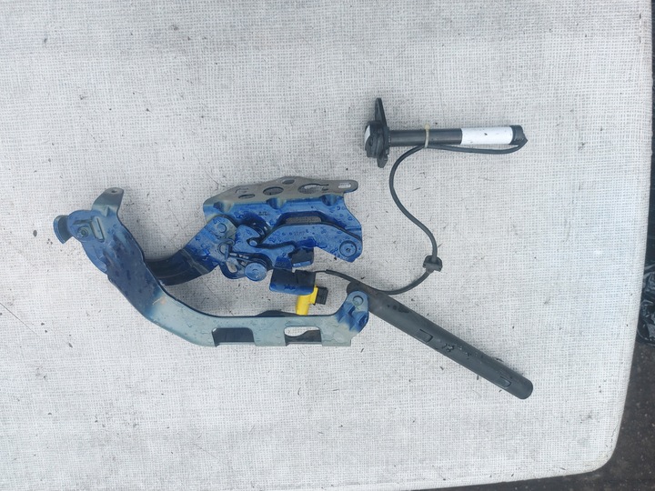 фото №1, Mercedes c-klasa w205 купе петля патрон/заряд капота правые a2058800928