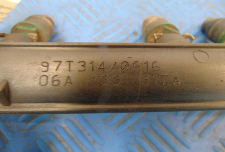 фото №6, Volkswagen golf iv 1.6 планка впрыскивающий 06a133317a