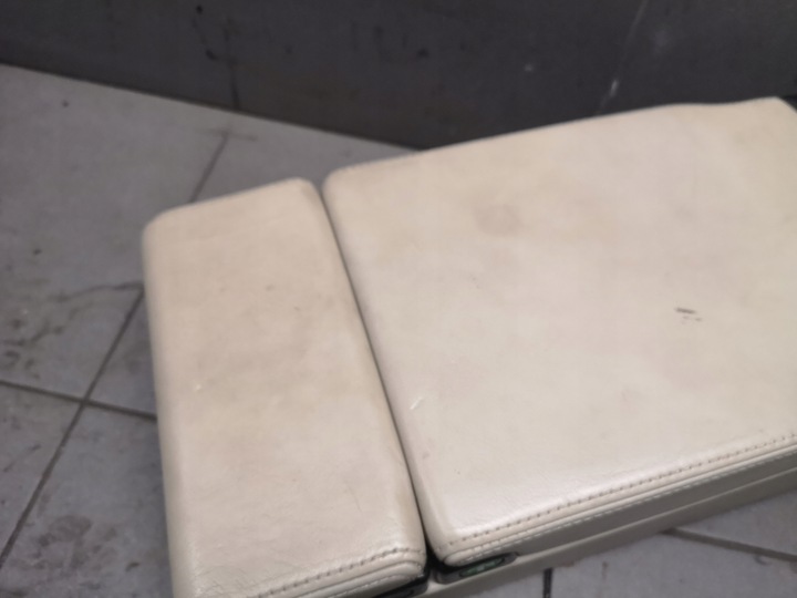 фото №5, Підлокітник сидіння зад audi a8 d2 кремовий