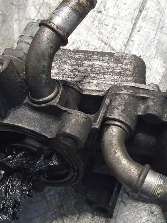 фото №10, Основание фильтра масла оригинальный номер 9685997780 citroen c5 iii 2.0hdi 10r.