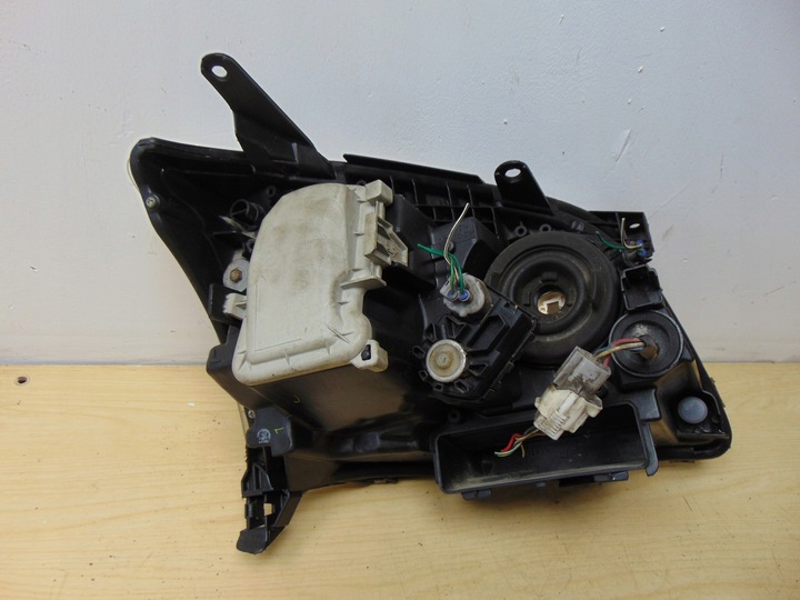 фото №11, Лампа левая перед toyota avensis t25 европа