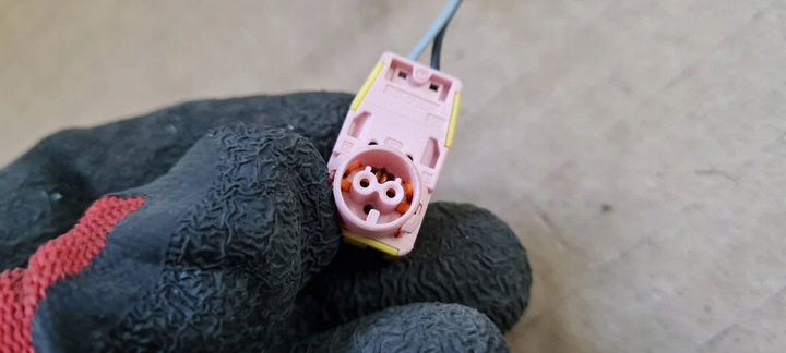 фото №5, Sq8 4m rsq8 q8 штекер разъём подушка безопасности 4n0972562 a4 b9 8w a5 q7 4m