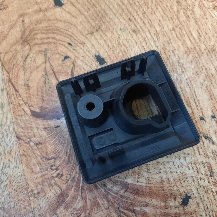 фото №5, Bmw x5 e53 держатель крепление ролеты правые зад 8402350