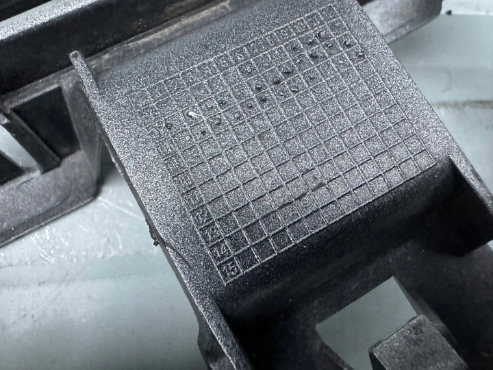 фото №11, Peugeot 308 1 i 07-11r решётка радиатора решётка радиатор перед 9752/4318