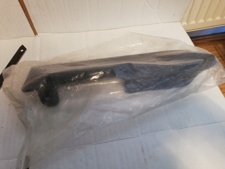 фото №3, Avensis t27 08-18 бризковик спойлер підкрилок перед лівий