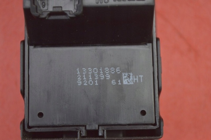 фото №9, Выключатель подъёма стёкла правые перед 13301886 opel insignia a 08-14