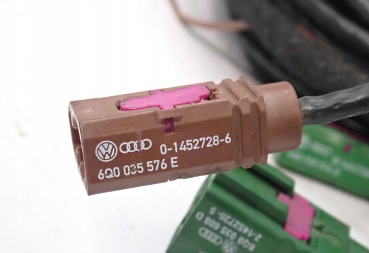 фото №13, Установка антена tunera tv audi a8 d4 6q0035608a