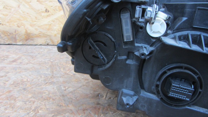 фото №15, Передняя левая лампа bmw x1 f48 led