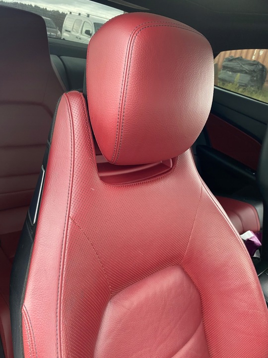 фото №4, W207 e400 c207 средство обивка красная amg сиденья диван mercedes