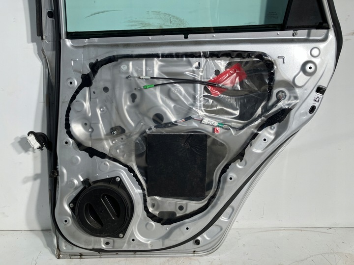 фото №10, Auris ii універсал двері задні праві правий зад 1f7 світла скло шату́н