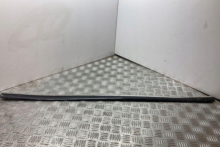 фото №1, Планка передних левых дверь vw passat b7 аксессуар 365 3b0853515c 1.9l