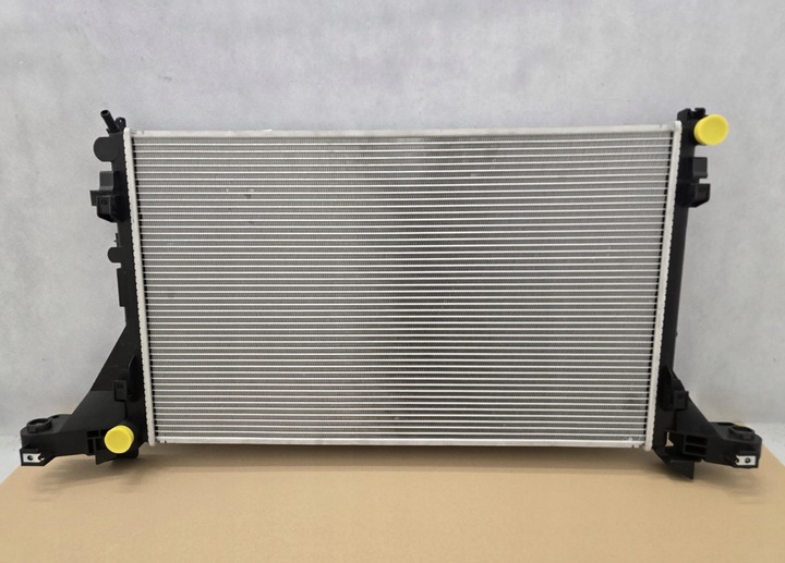 фото №1, Радіаторів води renault master 10- 2140000q2b