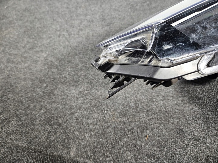 фото №9, Toyota corolla cross повний led лампа ліва лівий перед європа hasco 16-184