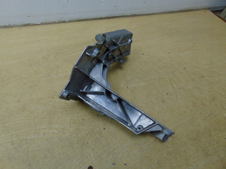 фото №10, Кронштейн кріплення ременя лівий mercedes w213 w253