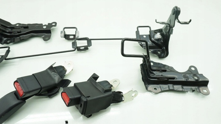 фото №4, Lexus lbx застібка ременя pas кріплення зад задні комплект 2024r