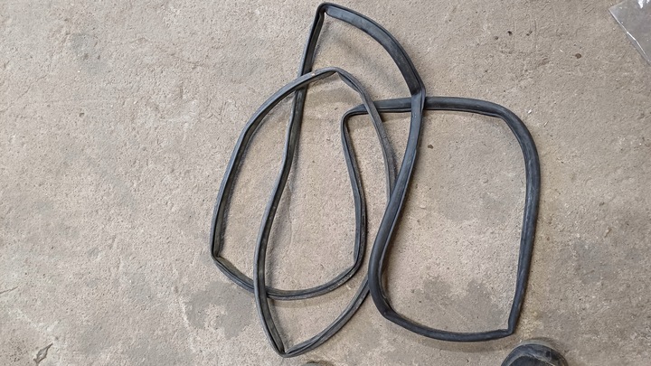 фото №1, Audi q5 8r прокладка дверь правые зад задняя