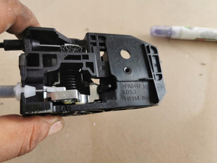 фото №6, Замок ручка двери правое перед mazda cx5 4 pin европа b17