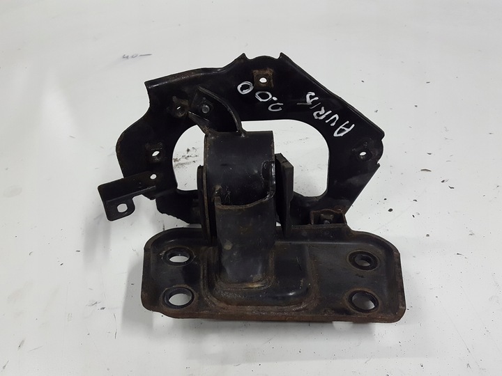 фото №1, Toyota auris i 06r- 2.0 d4d лапи подушка коробки