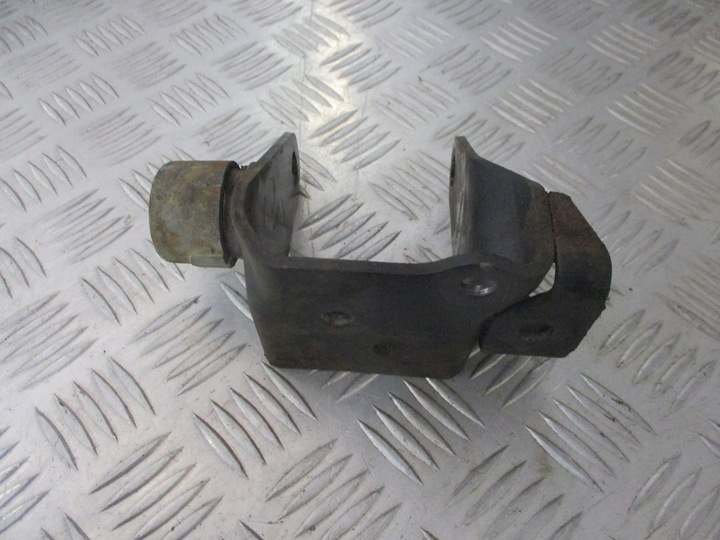 фото №1, Лапи кронштейн toyota avensis t22 1.6