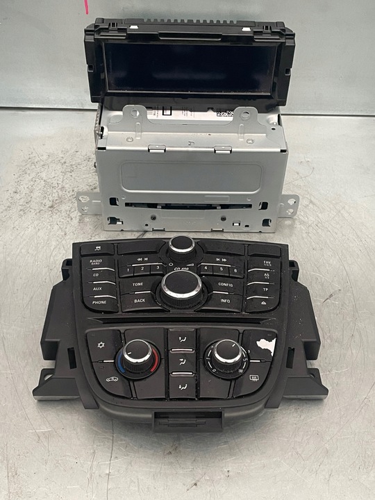 фото №2, Opel astra j радиопроигрыватель панель дисплей cd радио комплект