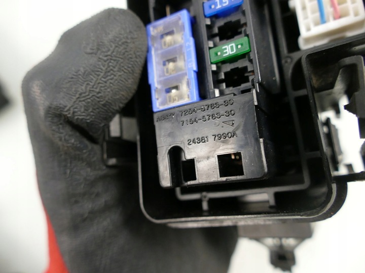 фото №11, Nissan qashqai j11 1.3 t коробка предохранителей 21