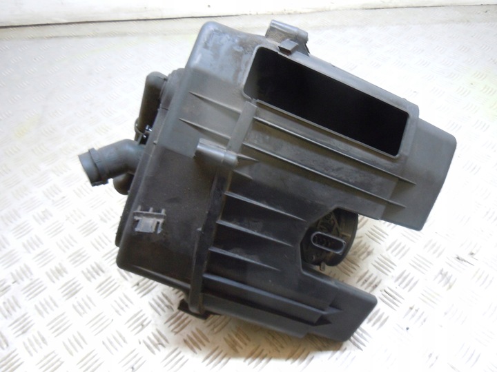 фото №9, Корпус фильтра воздуха audi a8 s8 d3 07l133835h