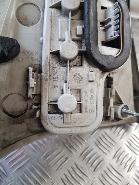 фото №9, Фара права зад вкладка 290502 opel astra ii g hb